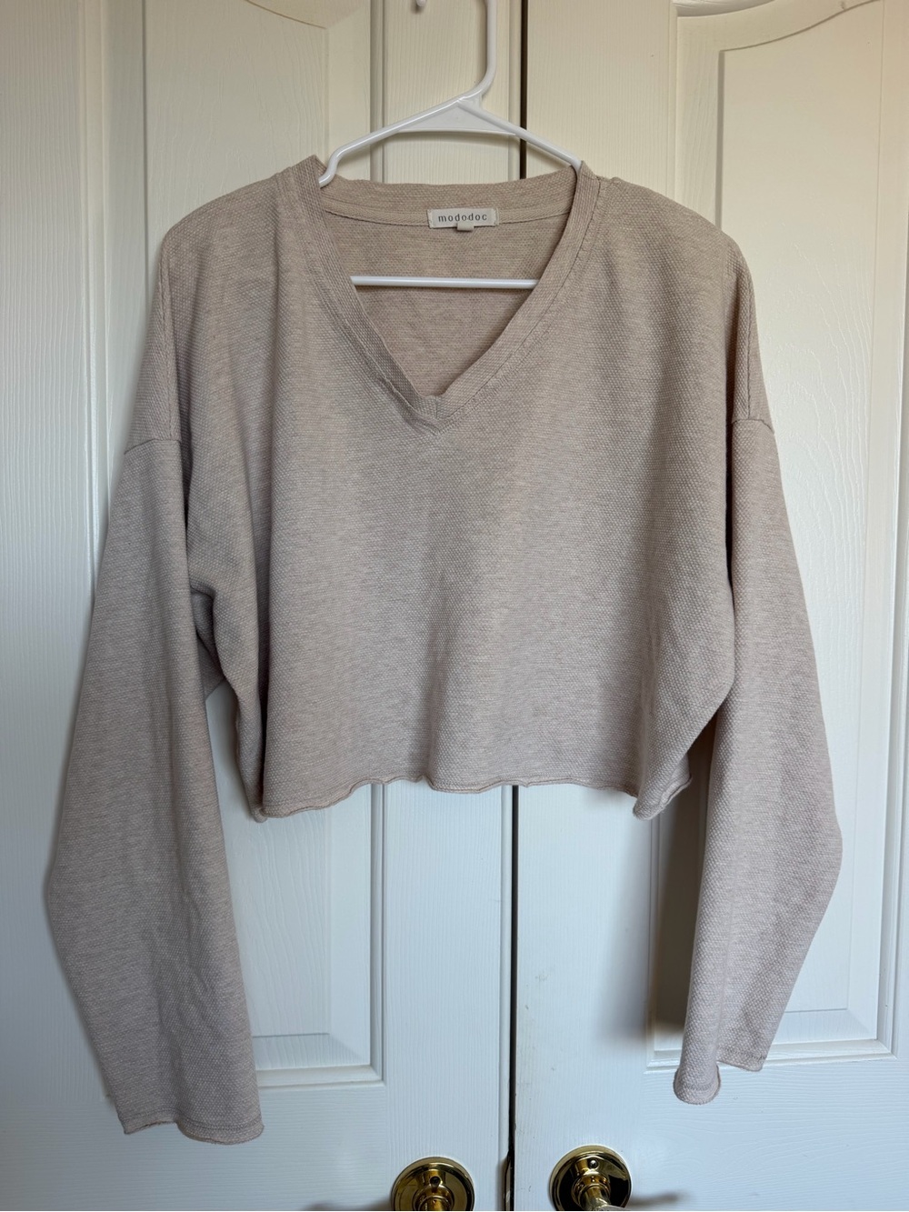 MODODOC Cropped V-Neck Sweatshirt in Beige